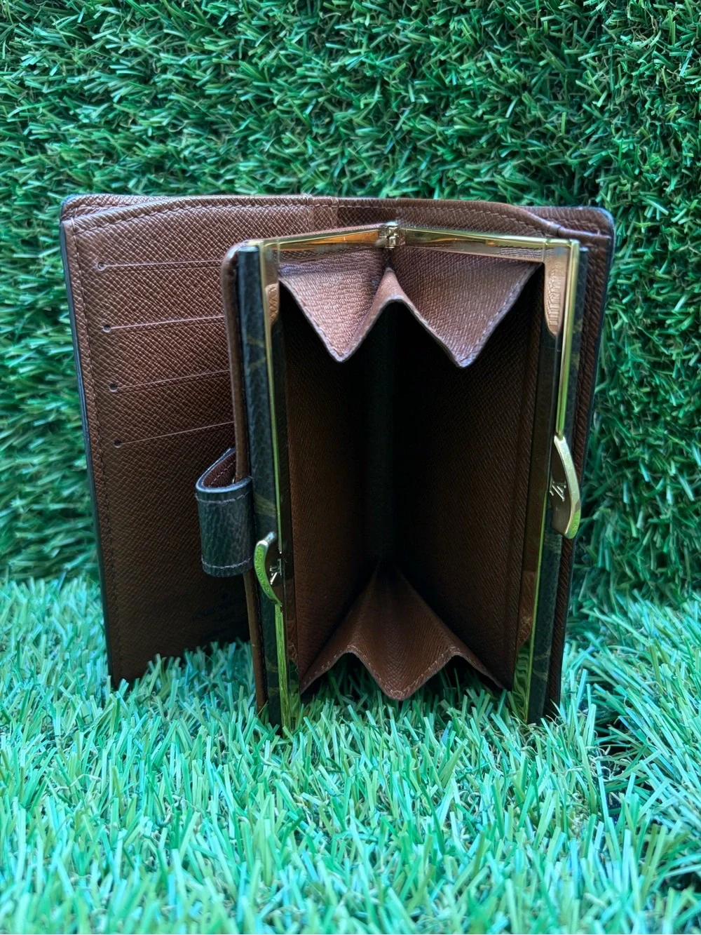 Vintage Louis Vuitton Monogram Kiss-Lock Wallet